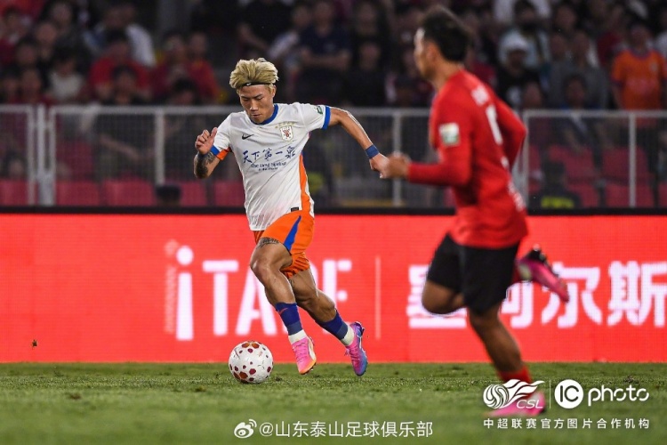 泽卡瓦科双响炮 山东泰山客场5-1大胜辽宁铁人