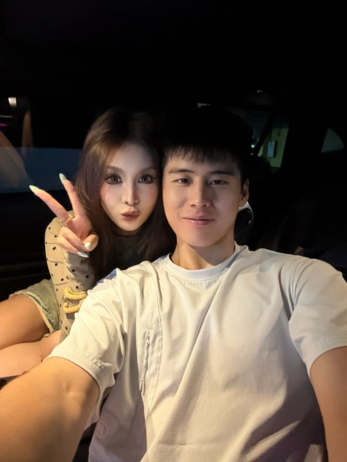 陈家政女友晒照配文耐人寻味，上赛季场均3.7分季后赛零数据