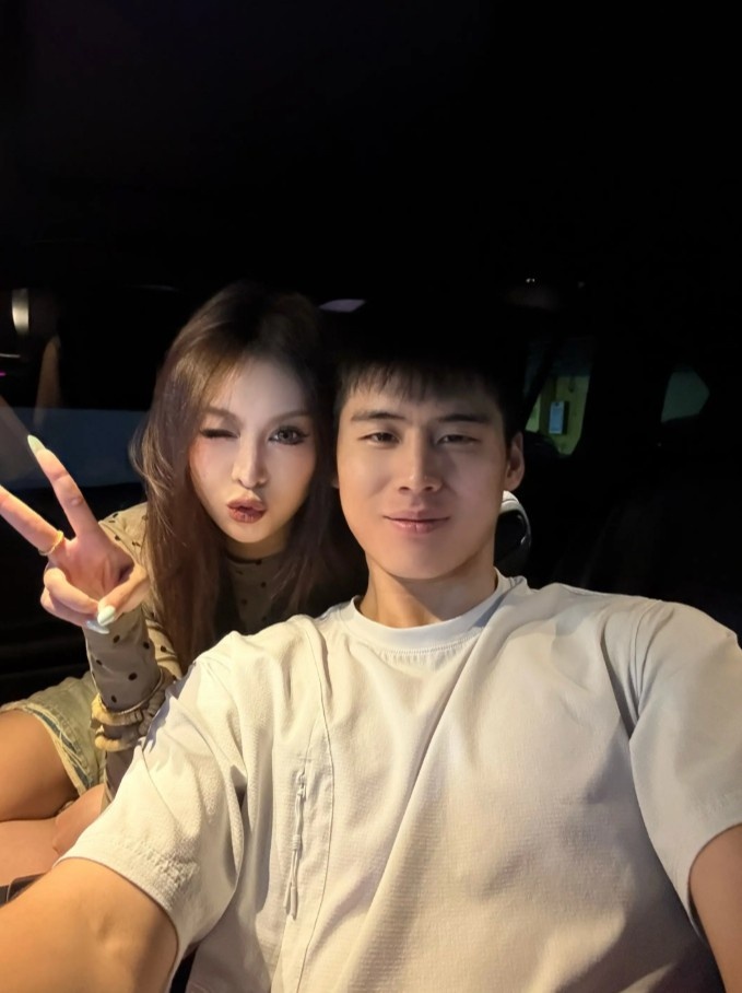 陈家政女友晒照配文耐人寻味，上赛季场均3.7分季后赛零数据