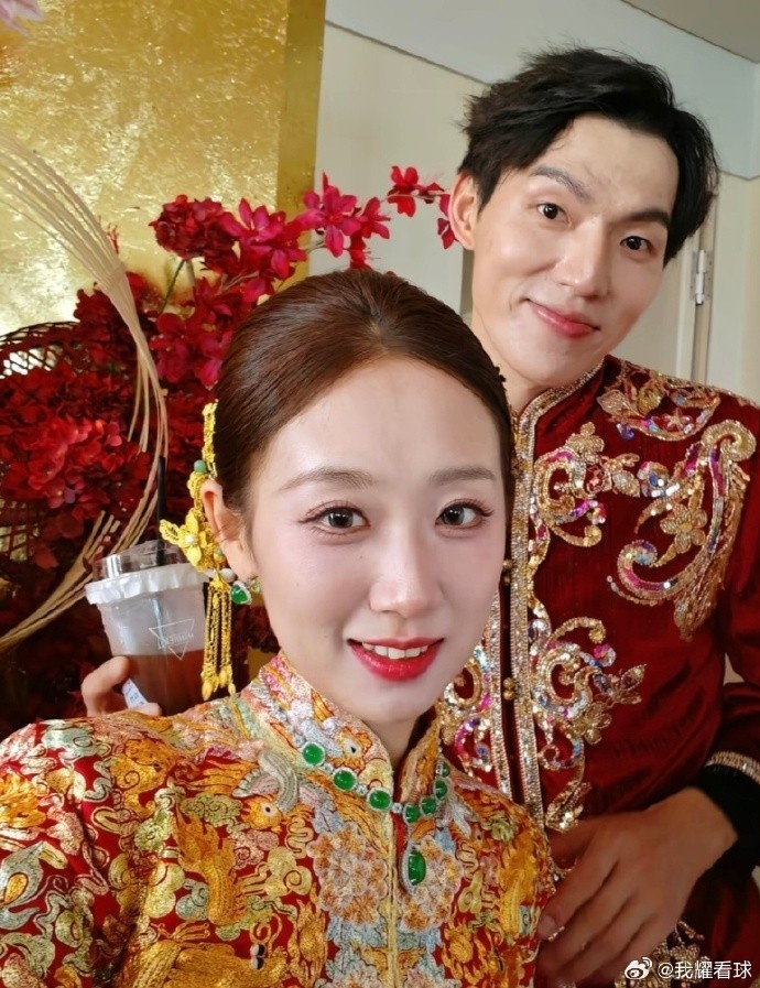 吴前温州大婚:胡明轩孙铭徽到场,浙江队长领证一年后补办仪式 吴前温州大婚:胡明轩孙铭徽到场,浙江队长领证一年后补办仪式