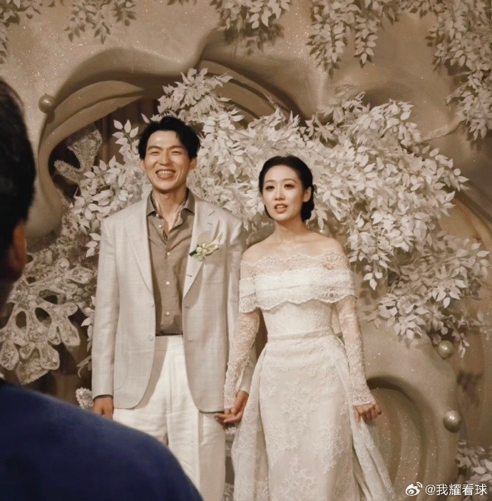 吴前温州大婚：胡明轩孙铭徽到场，浙江队长领证一年后补办仪式