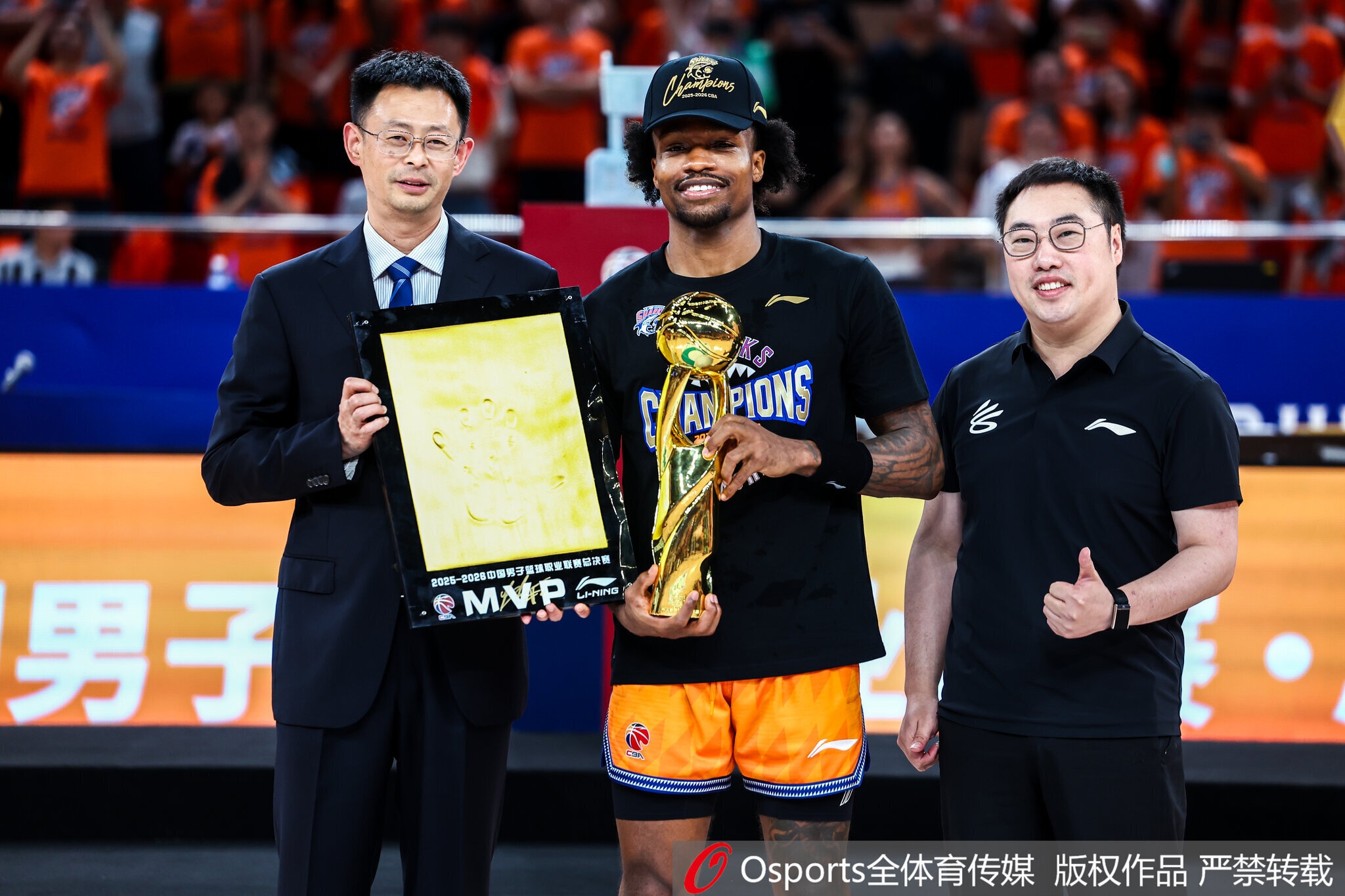 上海行使洛夫顿与古德温优先续约权,弗格、怀特塞德出局