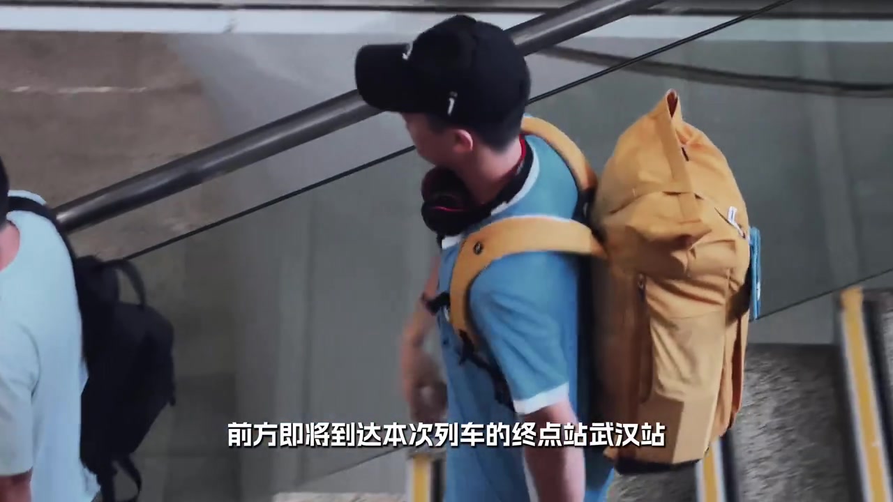 十人深圳客场折戟武汉 红牌成比赛转折
