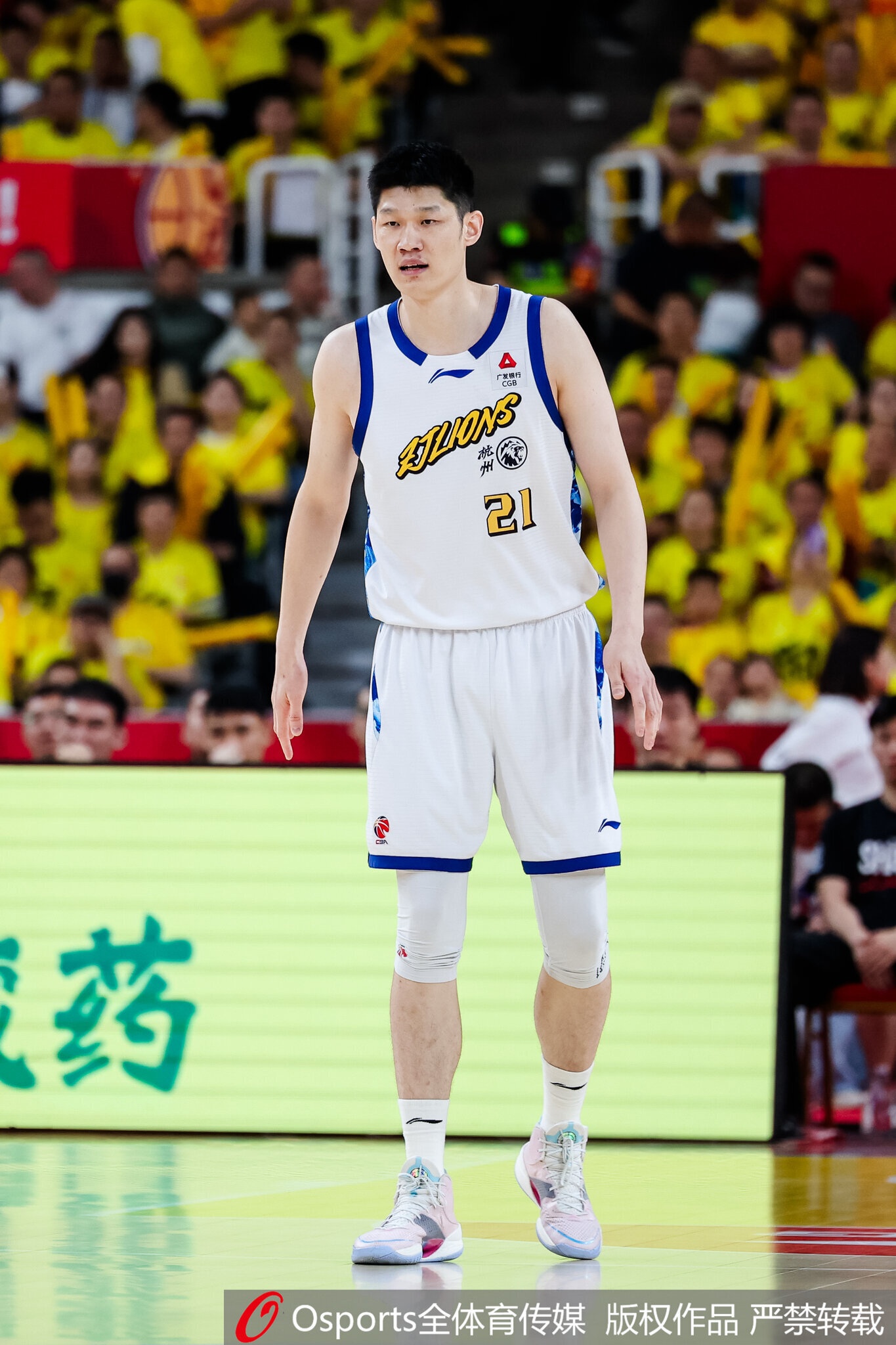 广厦续约塔克进入倒计时 布朗优先续约权料将交易