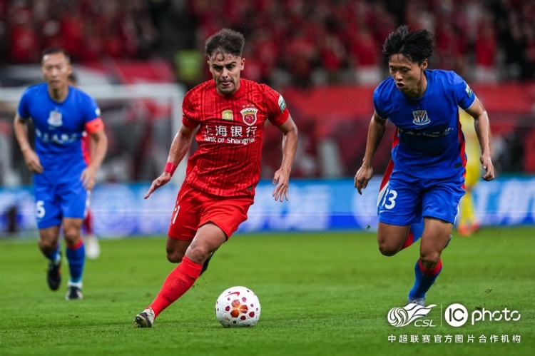 莱昂纳多、李新翔破门,10人海港2-0申花赢德比 莱昂纳多、李新翔破门,10人海港2-0申花赢德比