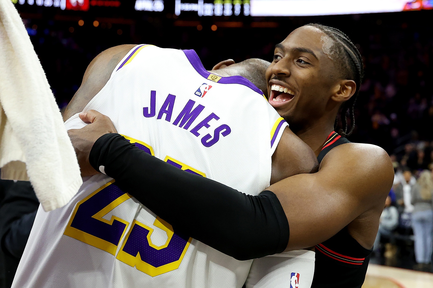 Windhorst：詹姆斯加盟76人传闻史无前例 球员首次声称不在乎钱与家庭