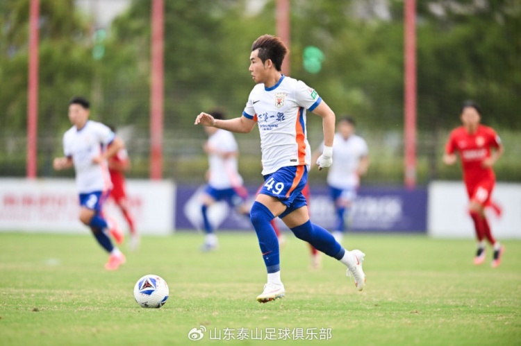 半场三球定胜局 山东泰山B队3-1上海海港富盛经开提前锁定中乙争冠组