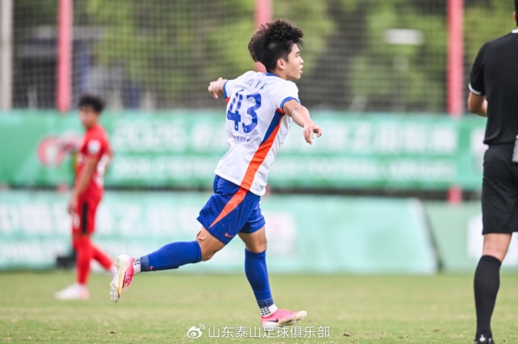 半场三球定胜局 山东泰山B队3-1上海海港富盛经开提前锁定中乙争冠组