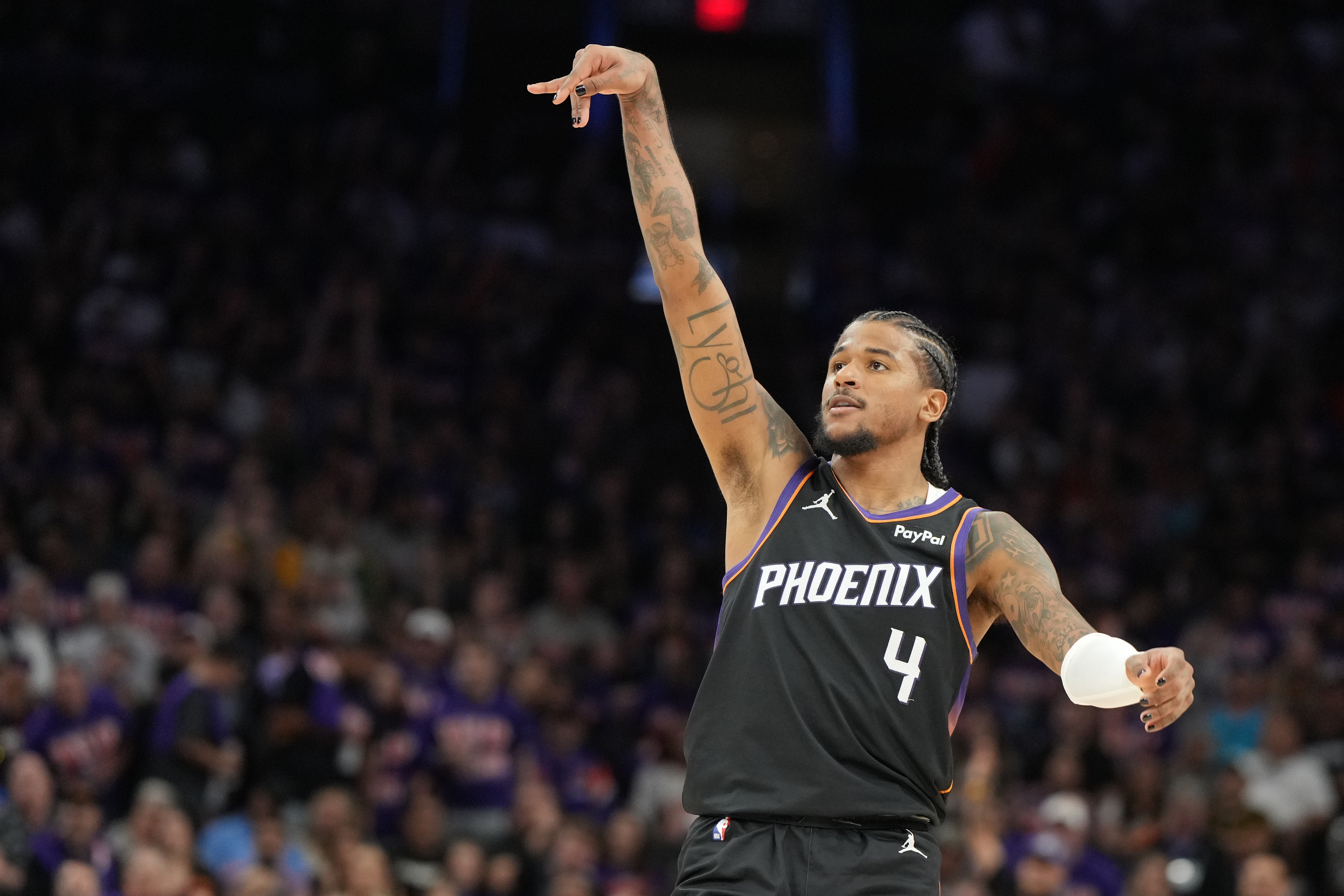 NBA新赛季15大溢价合同：恩比德居首，特雷·杨次之