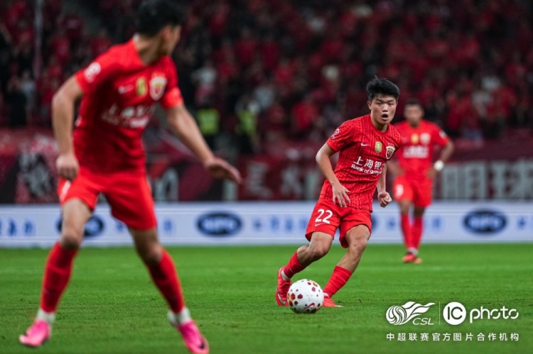 武磊越位进球被吹 魏震失点李新翔补时救主 海港1-1大连 武磊越位进球被吹 魏震失点李新翔补时救主 海港1-1大连