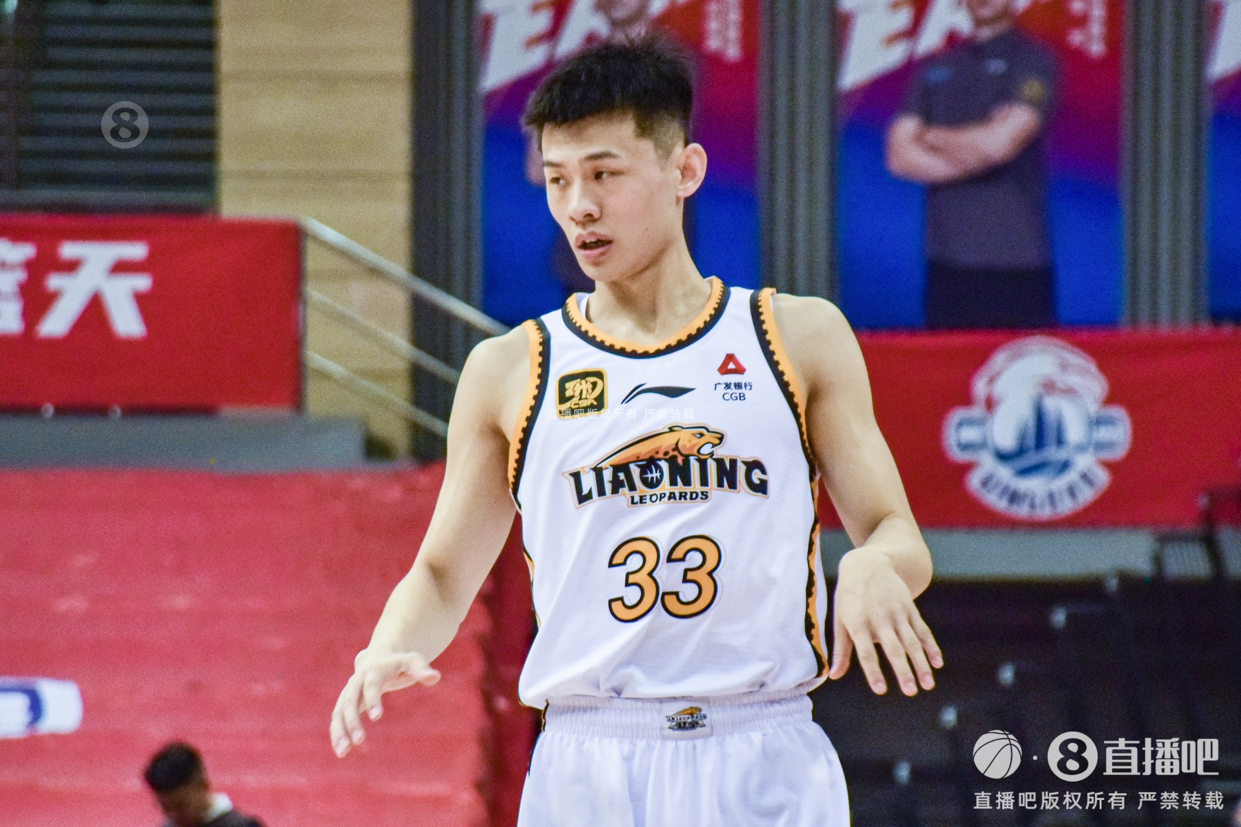 媒体人:山东男篮后卫线薄弱 王岚嵚擅组织有进攻是非常好的补强 媒体人:山东男篮后卫线薄弱 王岚嵚擅组织有进攻是非常好的补强