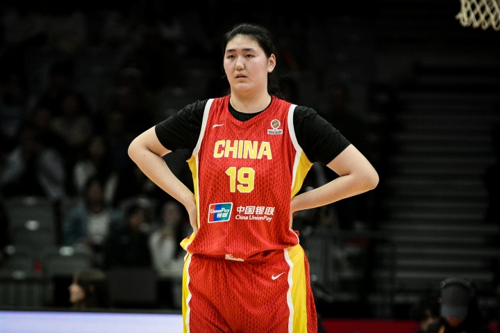 女篮整体表现太平淡 张子宇面对高强度防守难打出内线统治级表现