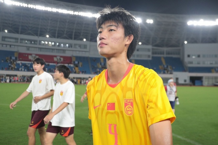 17岁高中生进国足!足协工作人员:赵松源入选属于体验国家队氛围 17岁高中生进国足!足协工作人员:赵松源入选属于体验国家队氛围