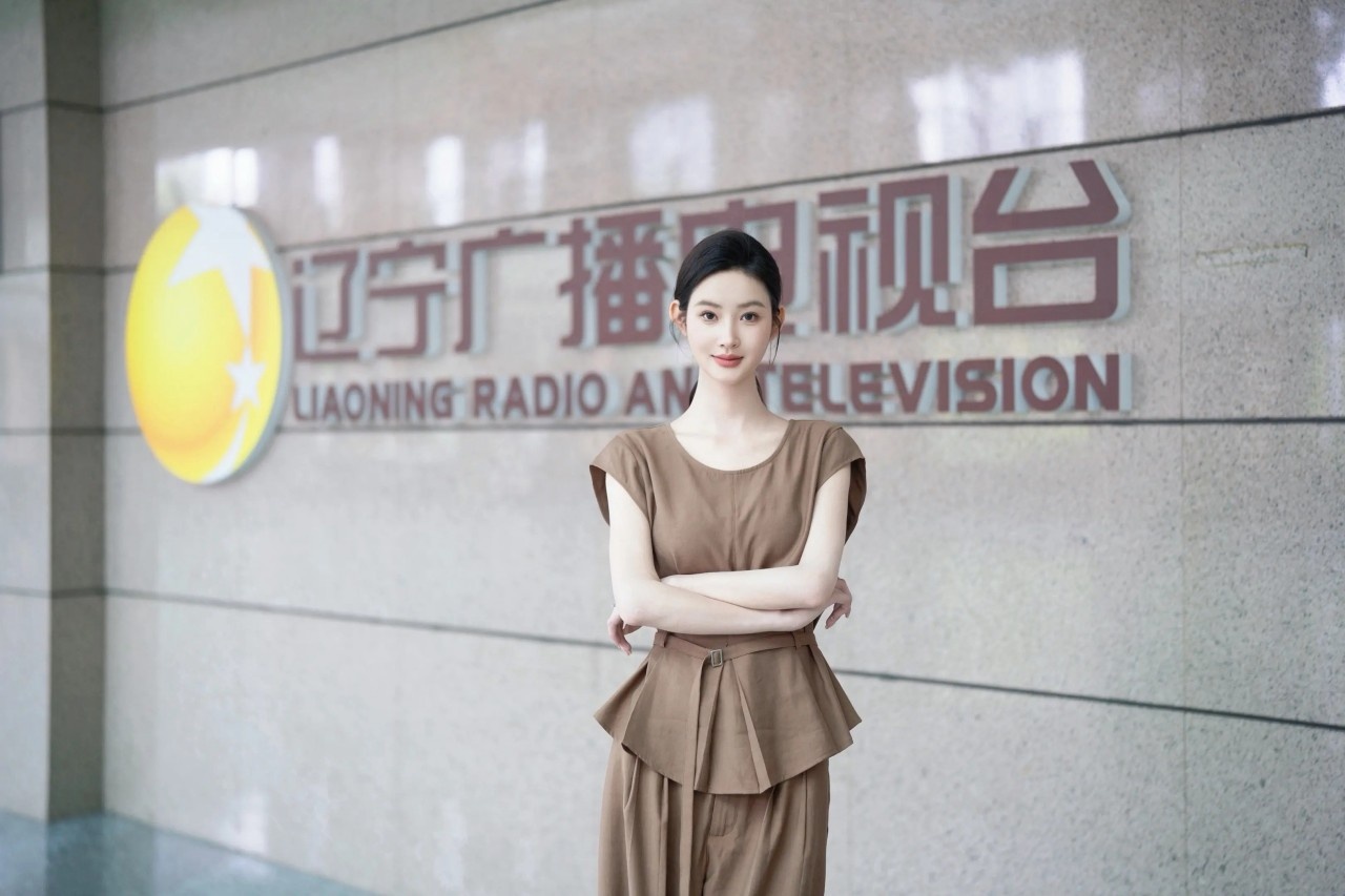 整活！郭艾伦上节目中体验成亲环节 与美女主持刘一一上演互动