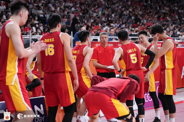 媒体人:亚运会铜牌战伊朗提前1小时热身 中国男篮提前20分才出来 媒体人:亚运会铜牌战伊朗提前1小时热身 中国男篮提前20分才出来